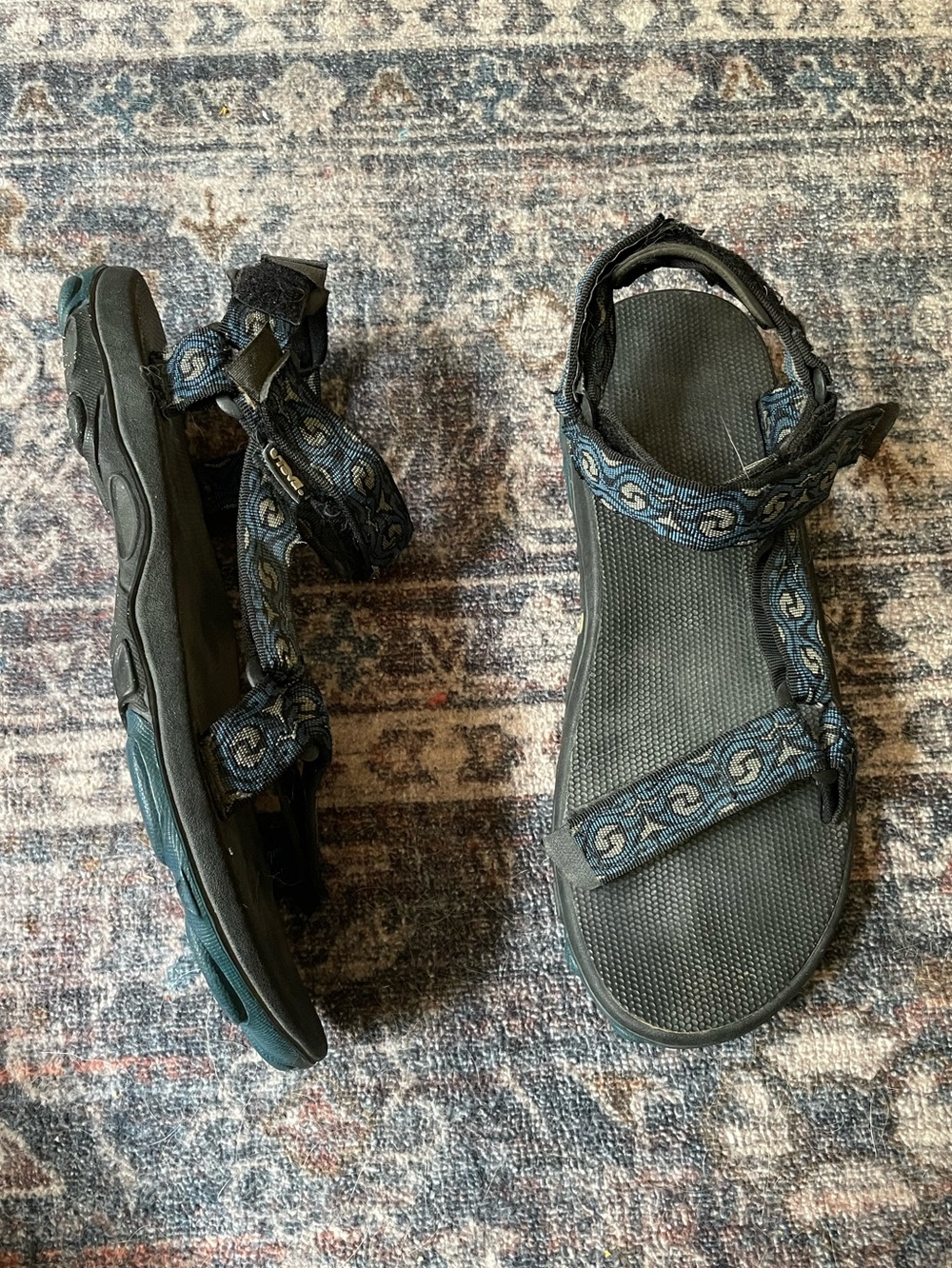 🐟Teva sandals🐟